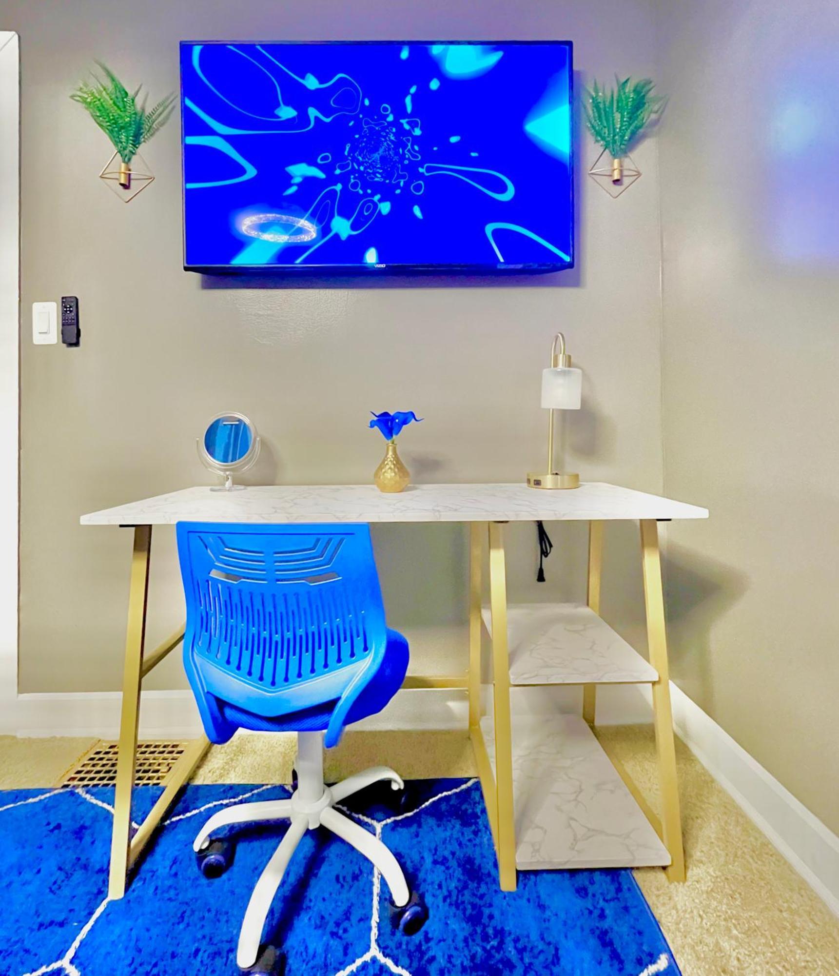 The Sapphire Haven - Your Old Brooklyn Oasis Awaits Families, Couples, Business Travelers Near Downtown With Parking, 300 Mb Wifi & Self Check-In Cleveland Exterior photo