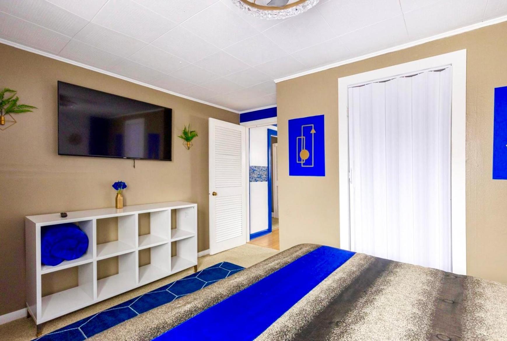The Sapphire Haven - Your Old Brooklyn Oasis Awaits Families, Couples, Business Travelers Near Downtown With Parking, 300 Mb Wifi & Self Check-In Cleveland Exterior photo